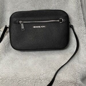 Michael Kors Black Cross Body Bag Jet Set Item , NWT